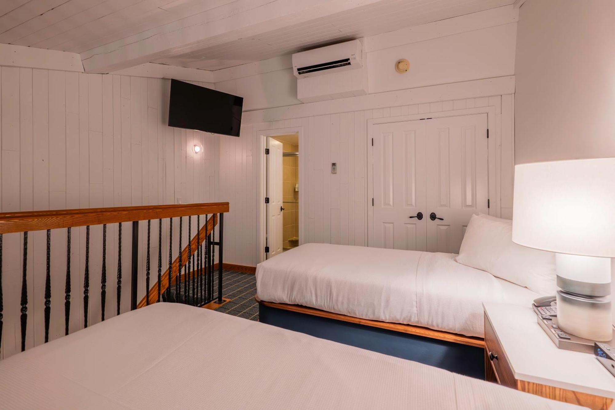 Lake Lawn Resort Делаван Стая снимка