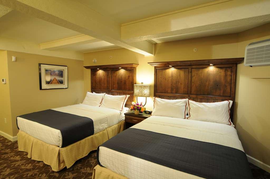 Lake Lawn Resort Делаван Стая снимка