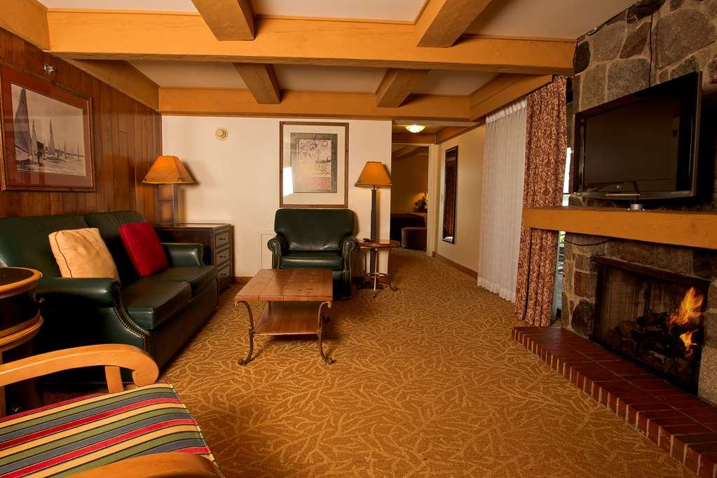 Lake Lawn Resort Делаван Стая снимка