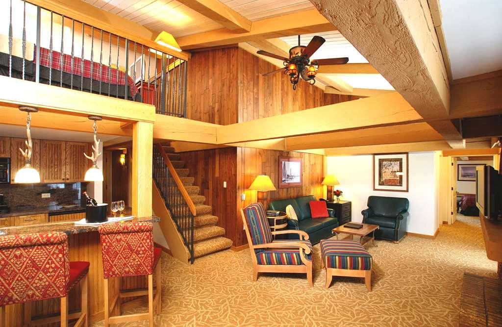 Lake Lawn Resort Делаван Стая снимка